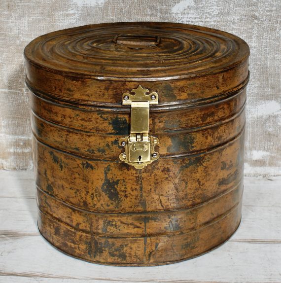 Victorian Scumble Glaze Family Hat Tin